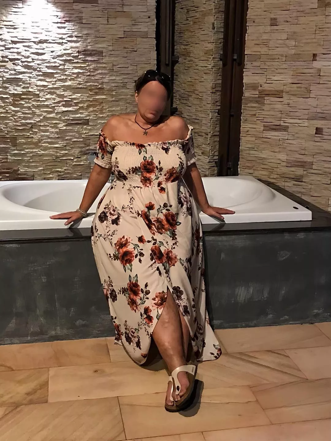 It was on a hot summer evening… 😘