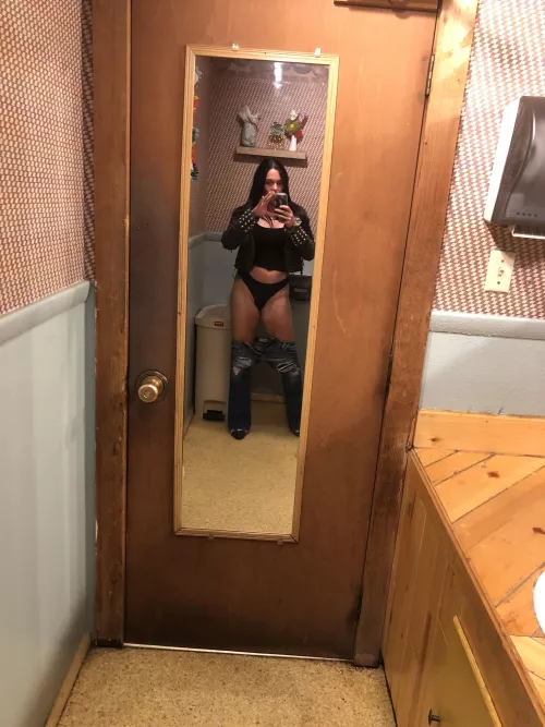 Know the bathroom girls?!