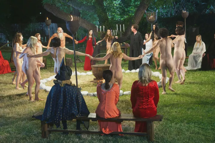 Let's celebrate halloween together! (from The Love Witch (US2016))