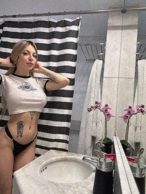 Lookin for someone who can keep up with my playful side