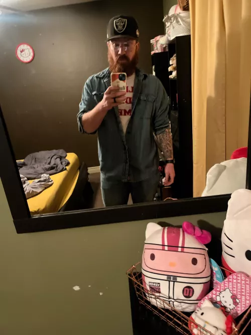 Looking for chicks or couple in the sault to come chill with me and my wife