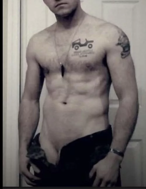 Marine vet looking for a sugar momma just going threw hard times 