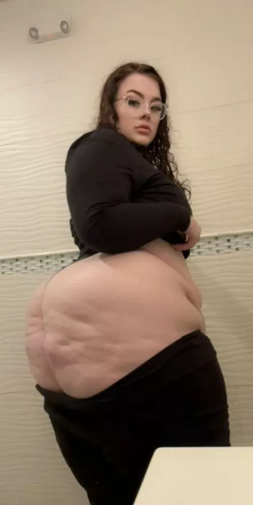 Massive booty here, any takers?