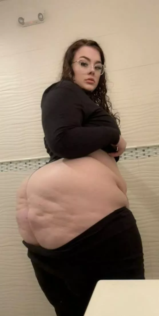 Massive booty here, any takers?