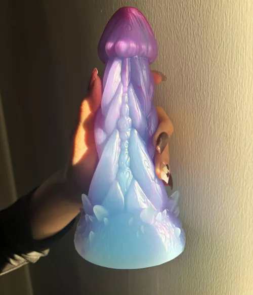 MOOM is formed by several vines coming together, so the texture of the shaft is like a vine wrapped around the spine~