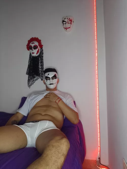 My cock is waiting... only for the brave this Halloween.