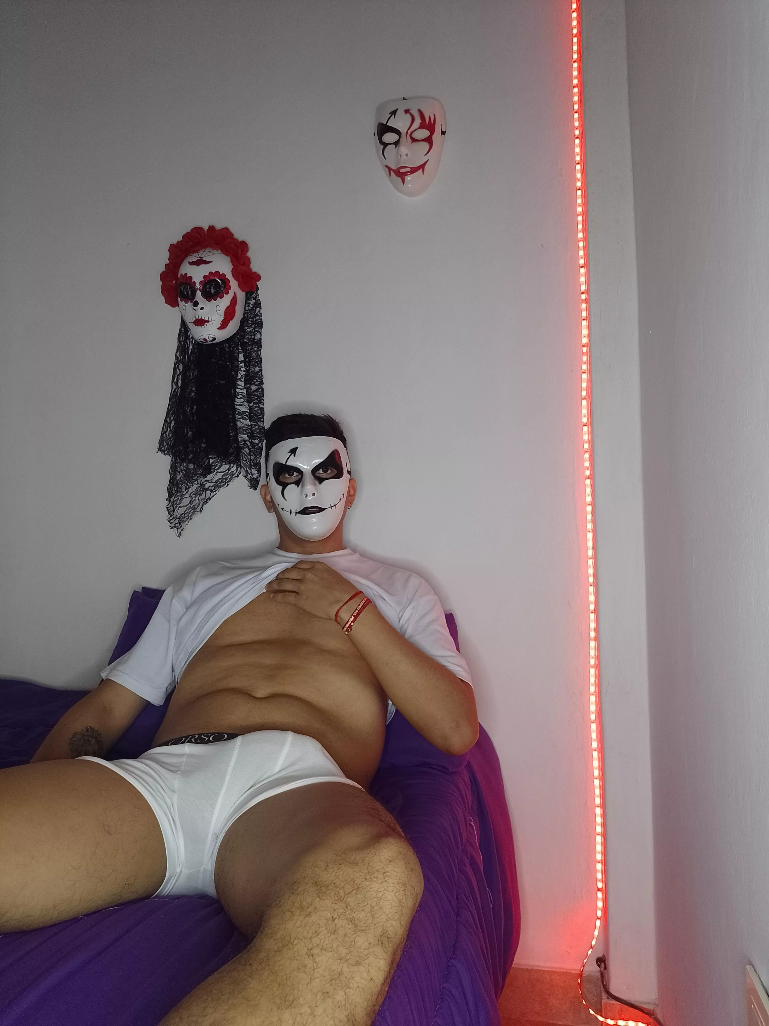 My cock is waiting... only for the brave this Halloween.