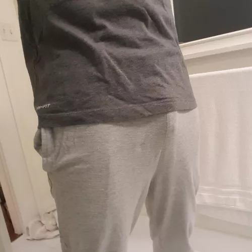 new sweats hide my bulge as well as i had hoped ;)
