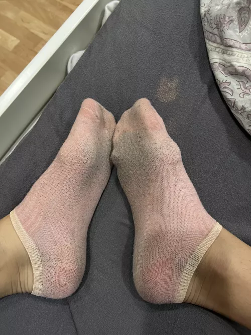 Pretty in pink, but sweaty from the gym … 😅🏃‍♀️💗