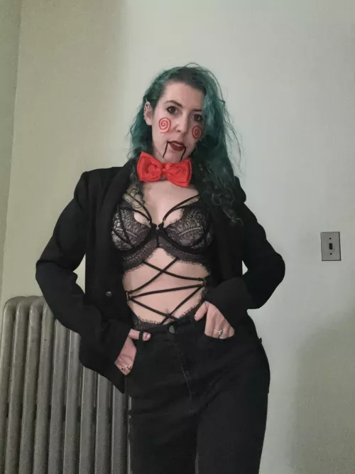 Sexy horror babe