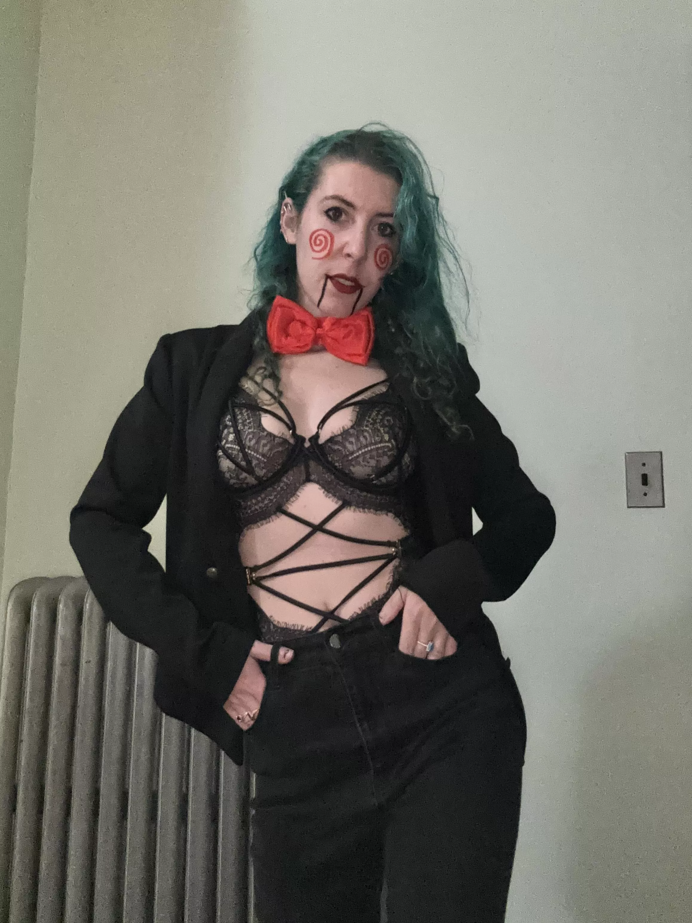 Sexy horror babe