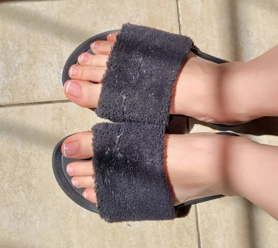 some furry flip flops for my beautiful feet. 