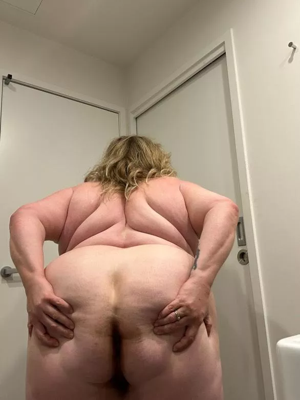 Spreading for you but its so fat 🤭