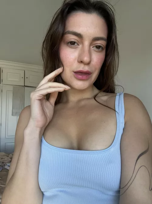 Take off crop top and enjoy my boobs