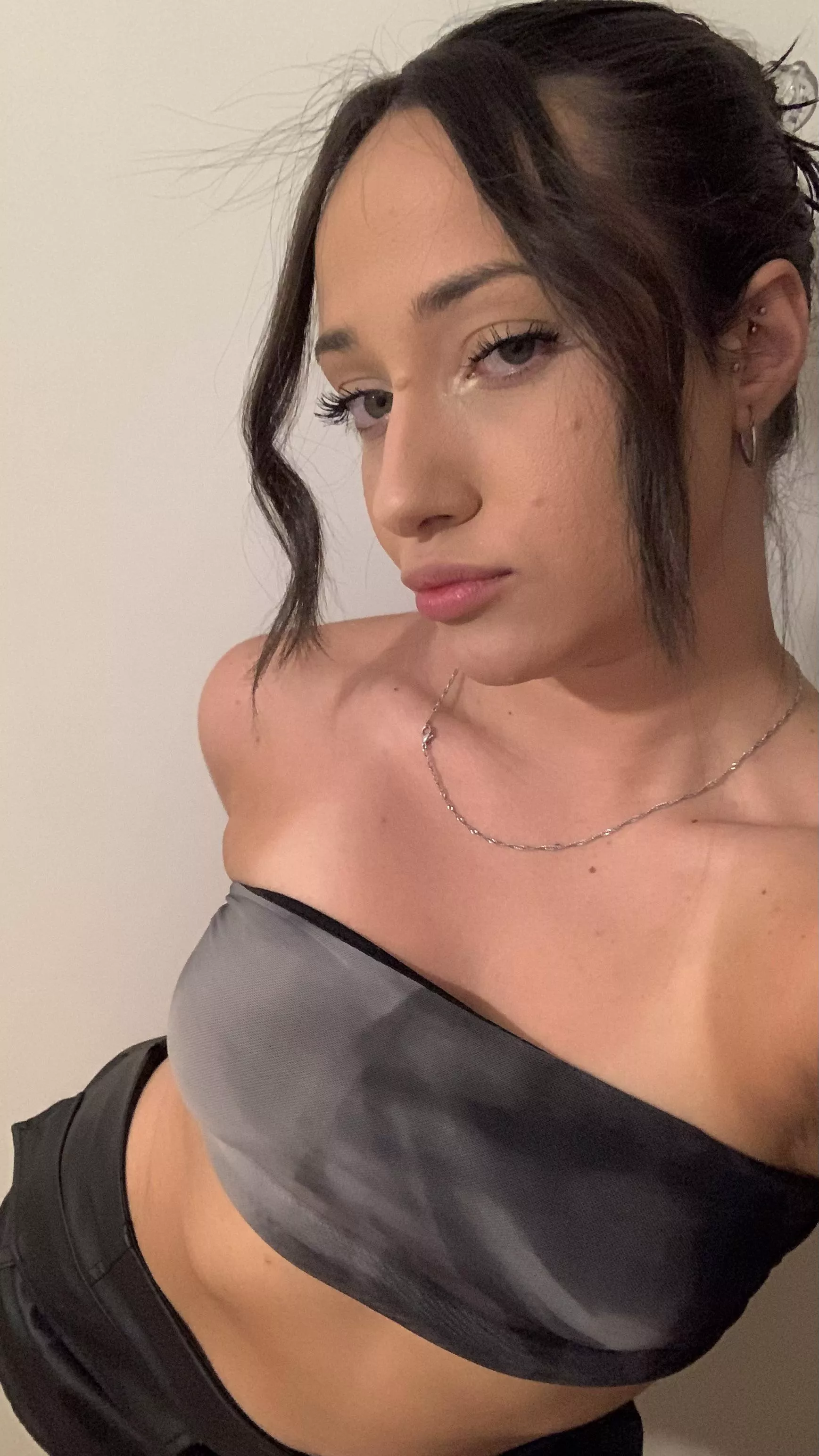 The waves in my front hair make my face prettier 