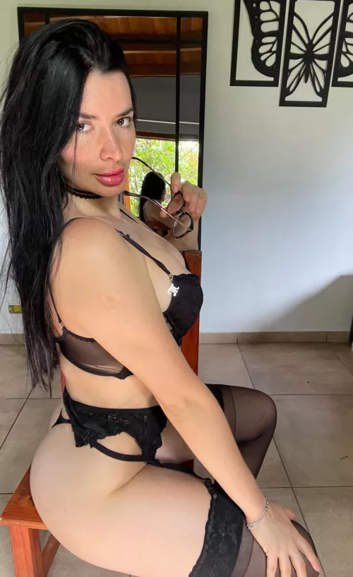 there is nothing sexier than a fit Latina