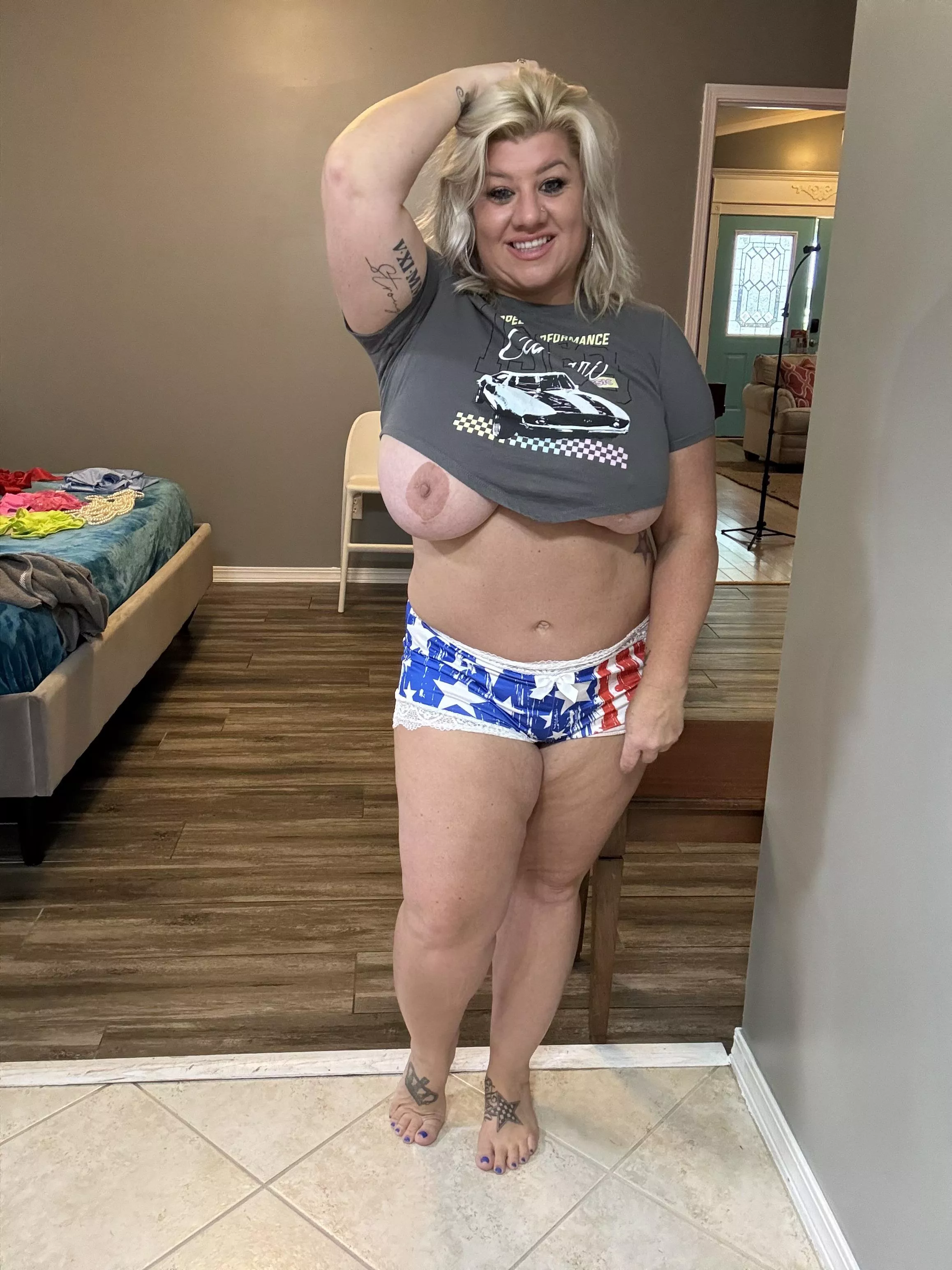 This side of my boobs is a naughty one it always coming out.