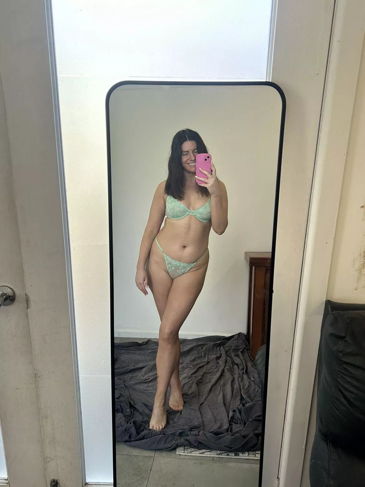 Victorian milf, doing custom videos