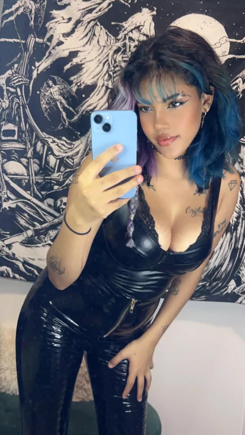 what word comes to mind for my fit tonight?