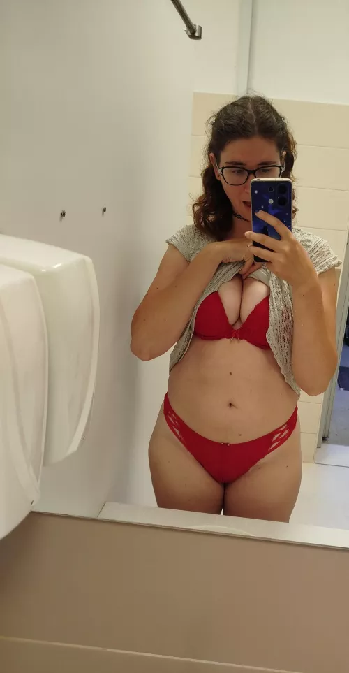 Who doesn't love naughty girls out in public 