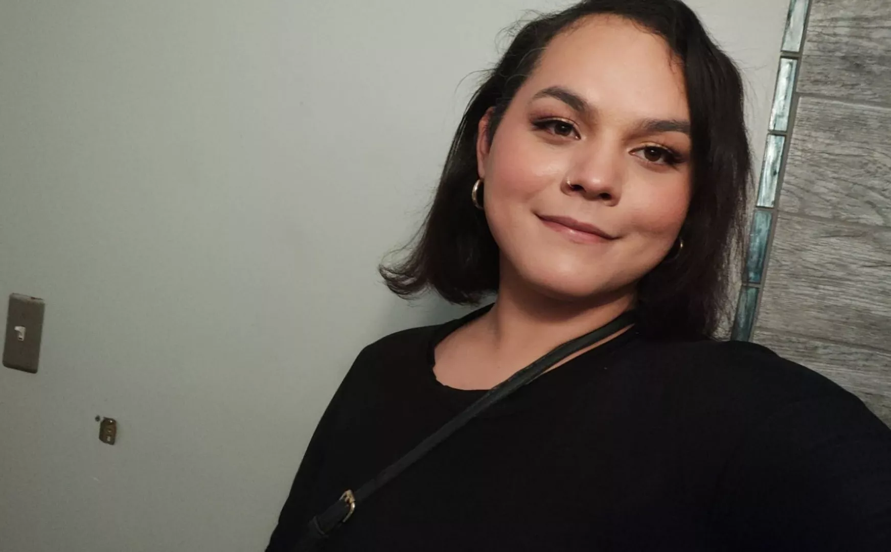 Who's coming out tonight for newbie night??.. with vanilla behind the bar Mistress Regina, Sam and I.. I heard tonight will be a good night. 