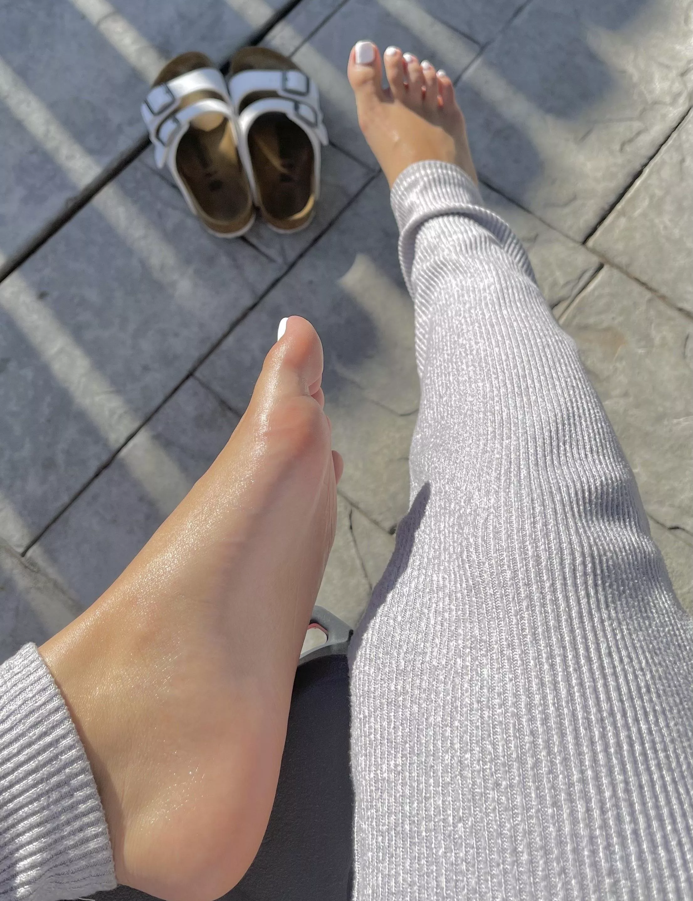 why aren’t you worshipping my feet?