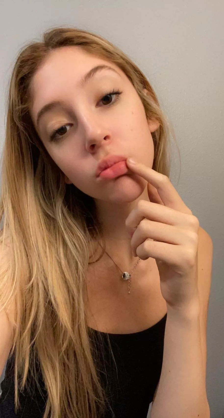 Will u be my sissy? teleg,ram: amelinse