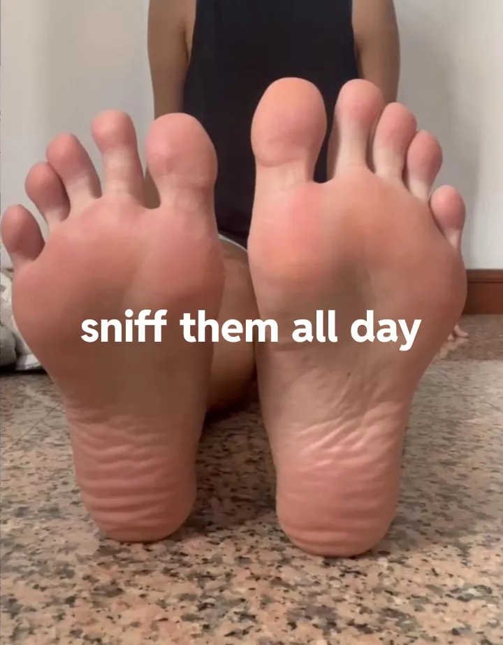 You will beg to sniff my soles after my workout 🤭🤭