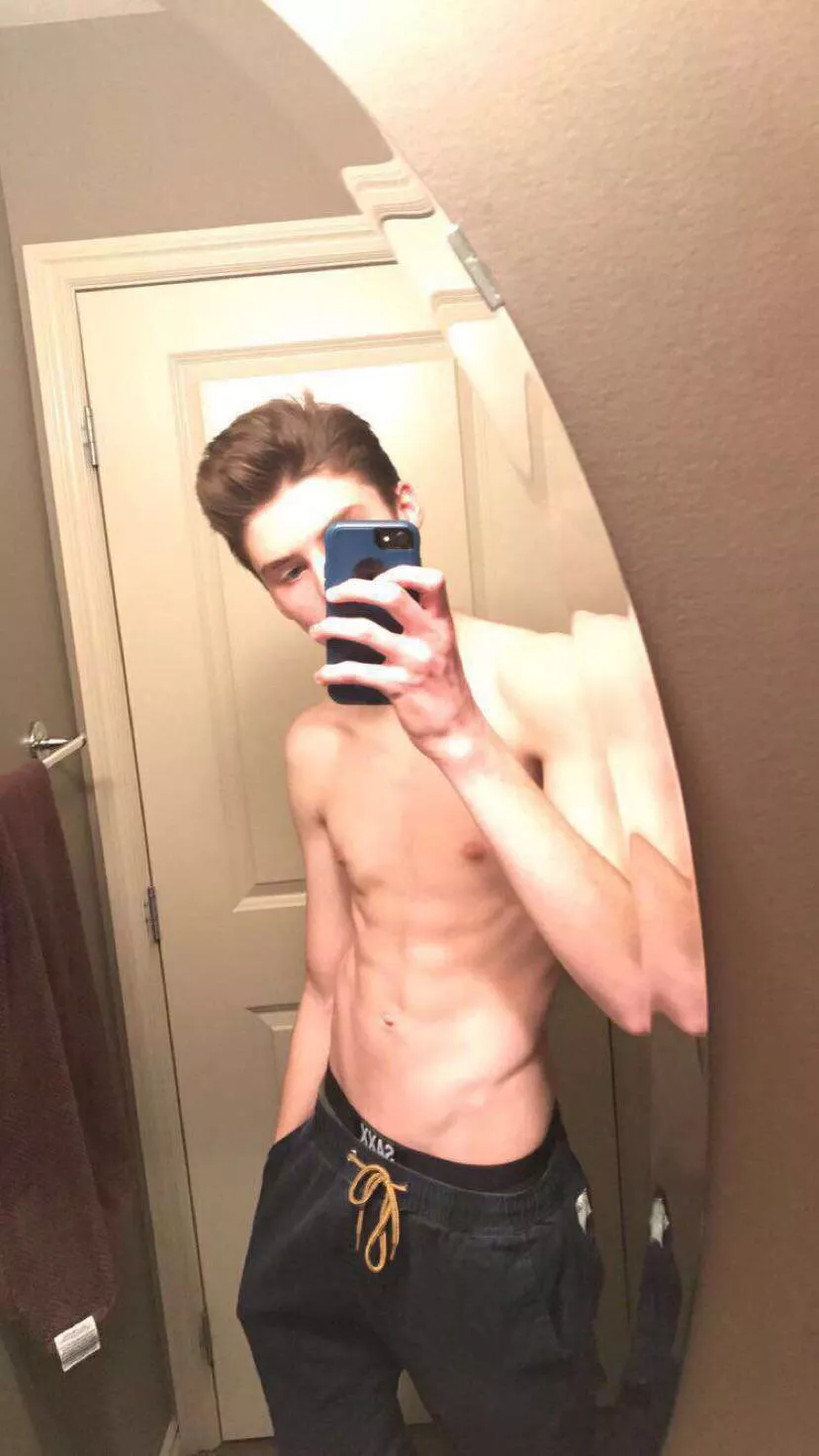 [19] How Do You Like A Hockey Player Physique 