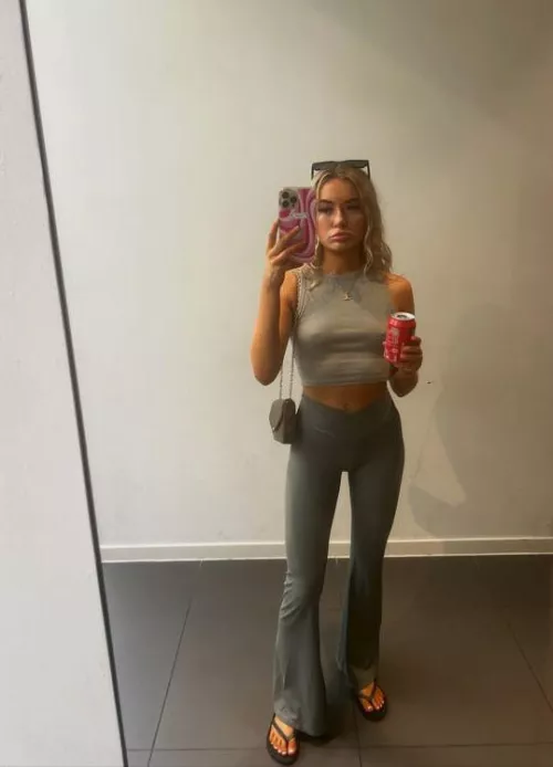 19F Looking for some naughty fun