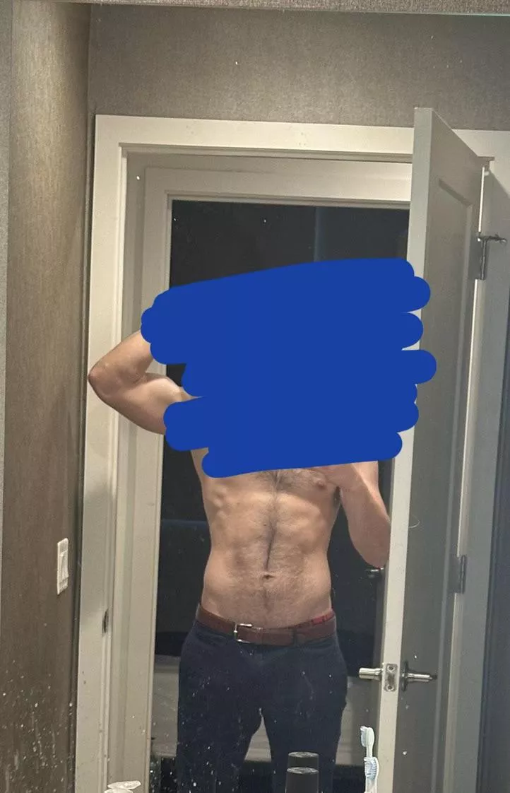 21m in college, looking for couples to meet up with