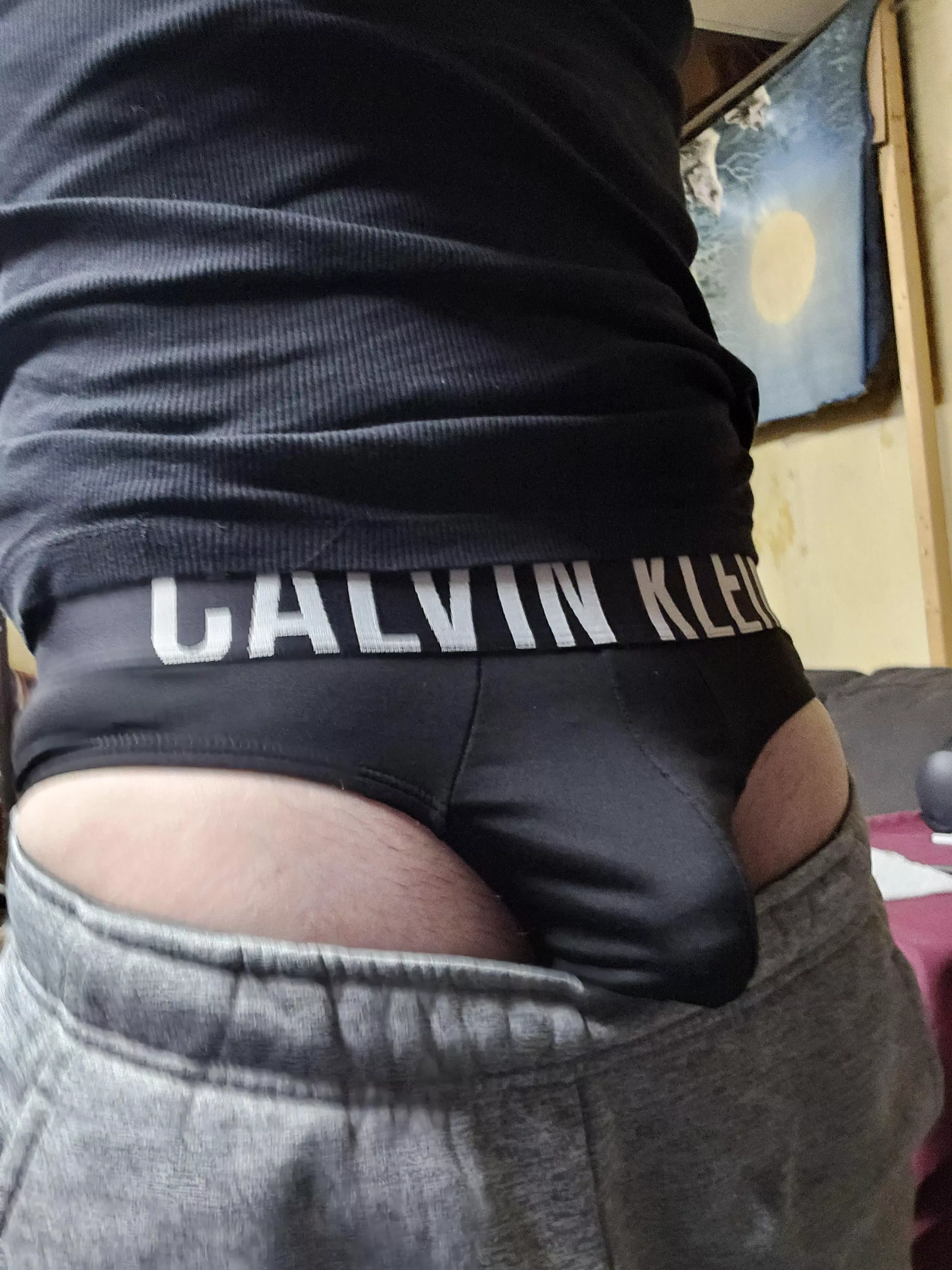 26. Do u love underwear bulges like me?  Dm open. 