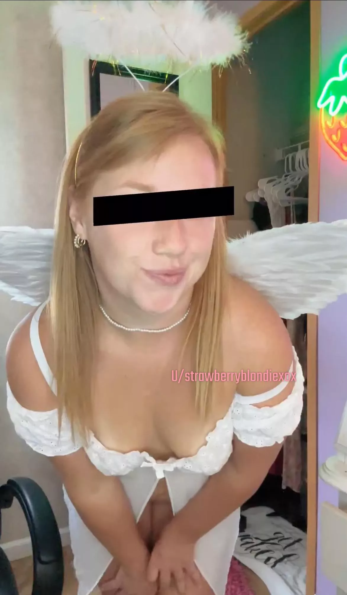 33 Year Old 🍓 Milf & The Naughtiest Cerebral Palsy Angel You’ll Ever See!
