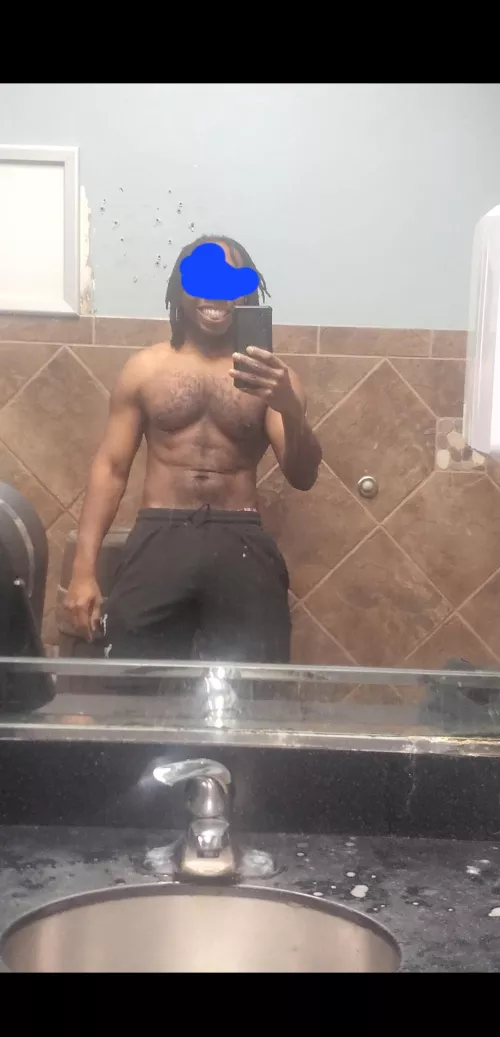 38M Athletic hung black male seeking hotwife for ongoing fun