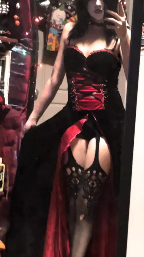 [B4D] who wants to spoil a goth girl ? :3