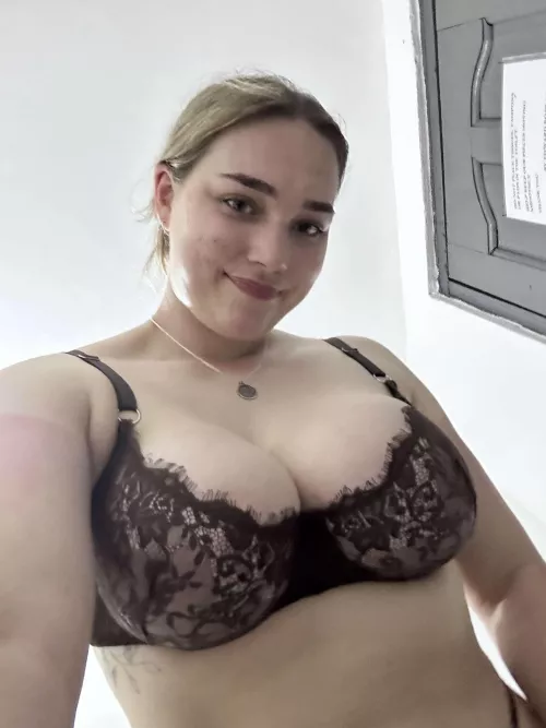 Beaumont this week and need an older daddy to pump me full, Imagine squeezing your cum on my tits after drilling my holes. houston