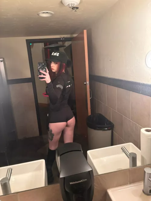 bend me over & make me squirt 💦🖤