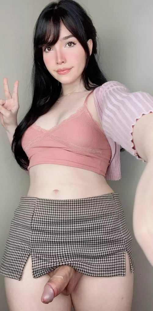 Can I convince you to suck on the first date? 😼