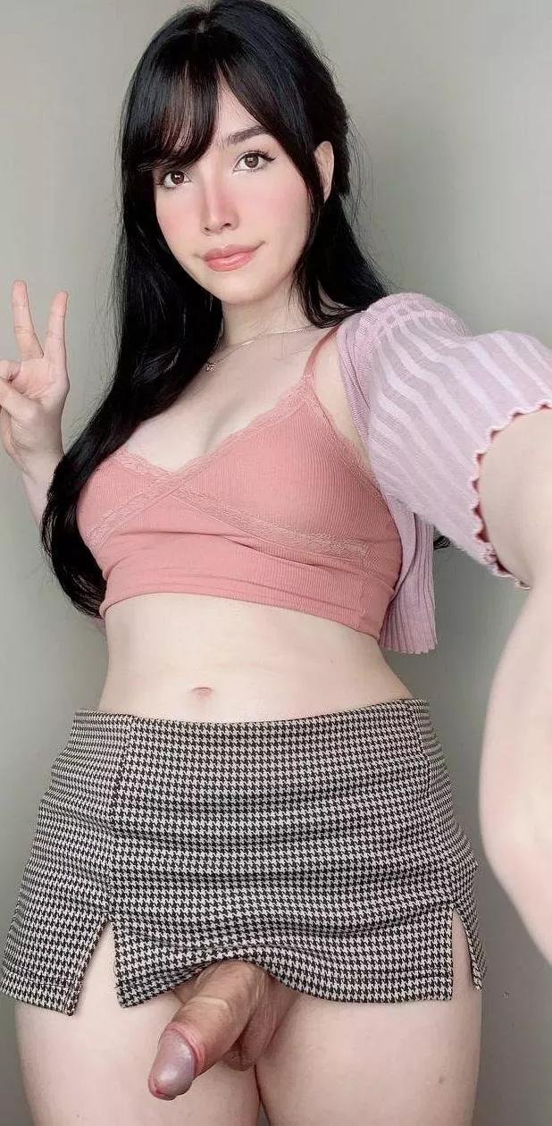 Can I convince you to suck on the first date? 😼