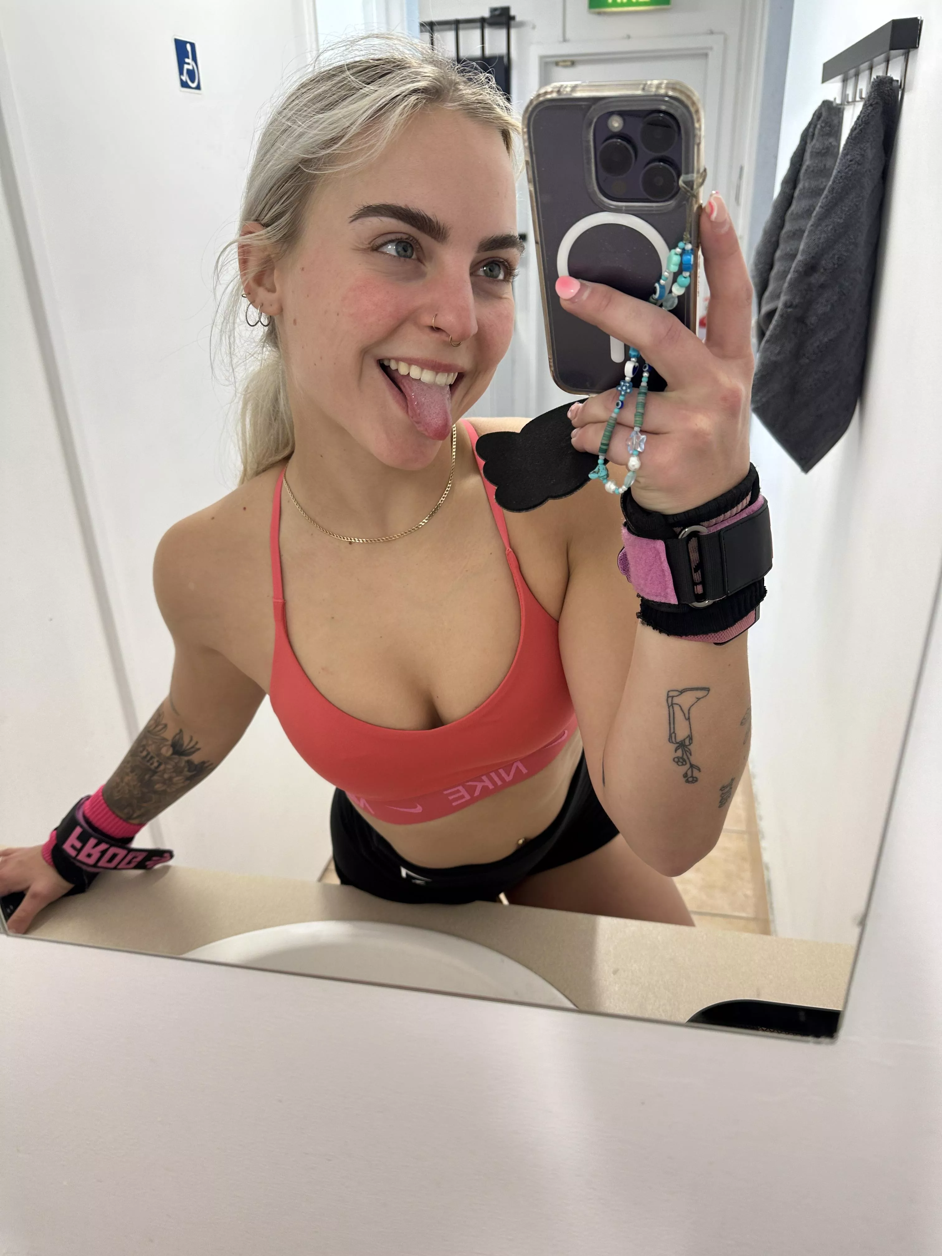 Come fuck me after the gym I still have a little energy