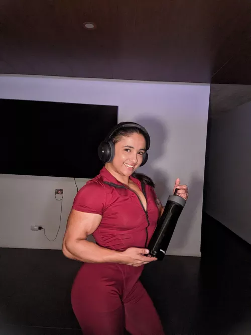 come with me to the gym