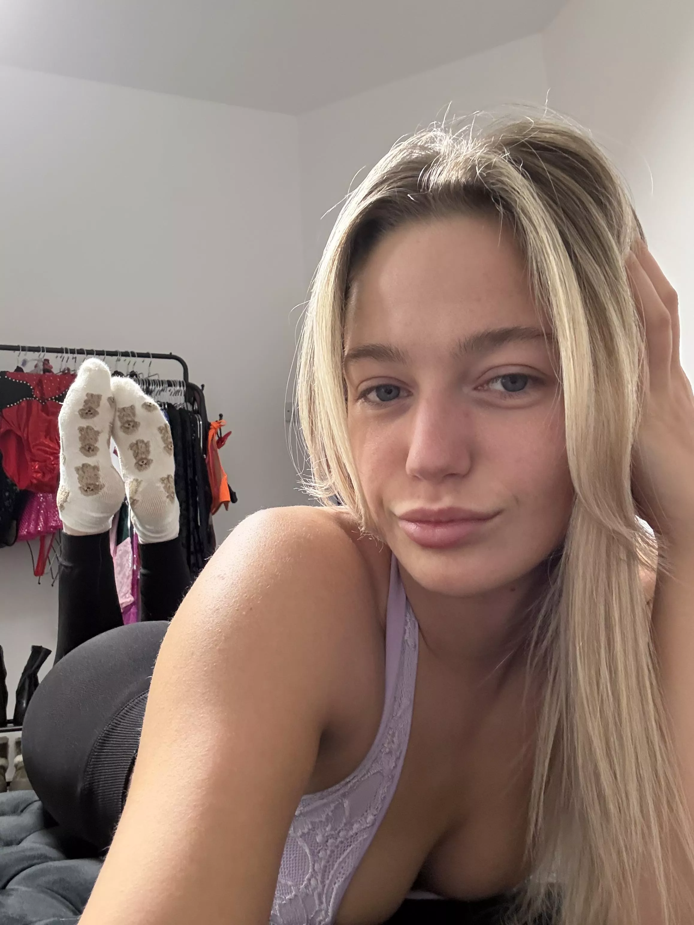 Do you like the look of my mucky socks?🙈 message me for your own pair, how long shall I wear them? 7 days is my most popular and cheesiest pair at the minute😍