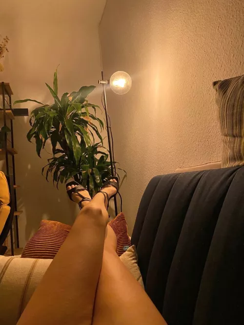 Do you think my feet are pretty ;)