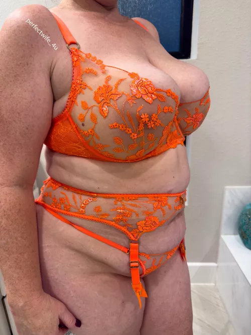 Do you young studs like an older woman that loves to dress up