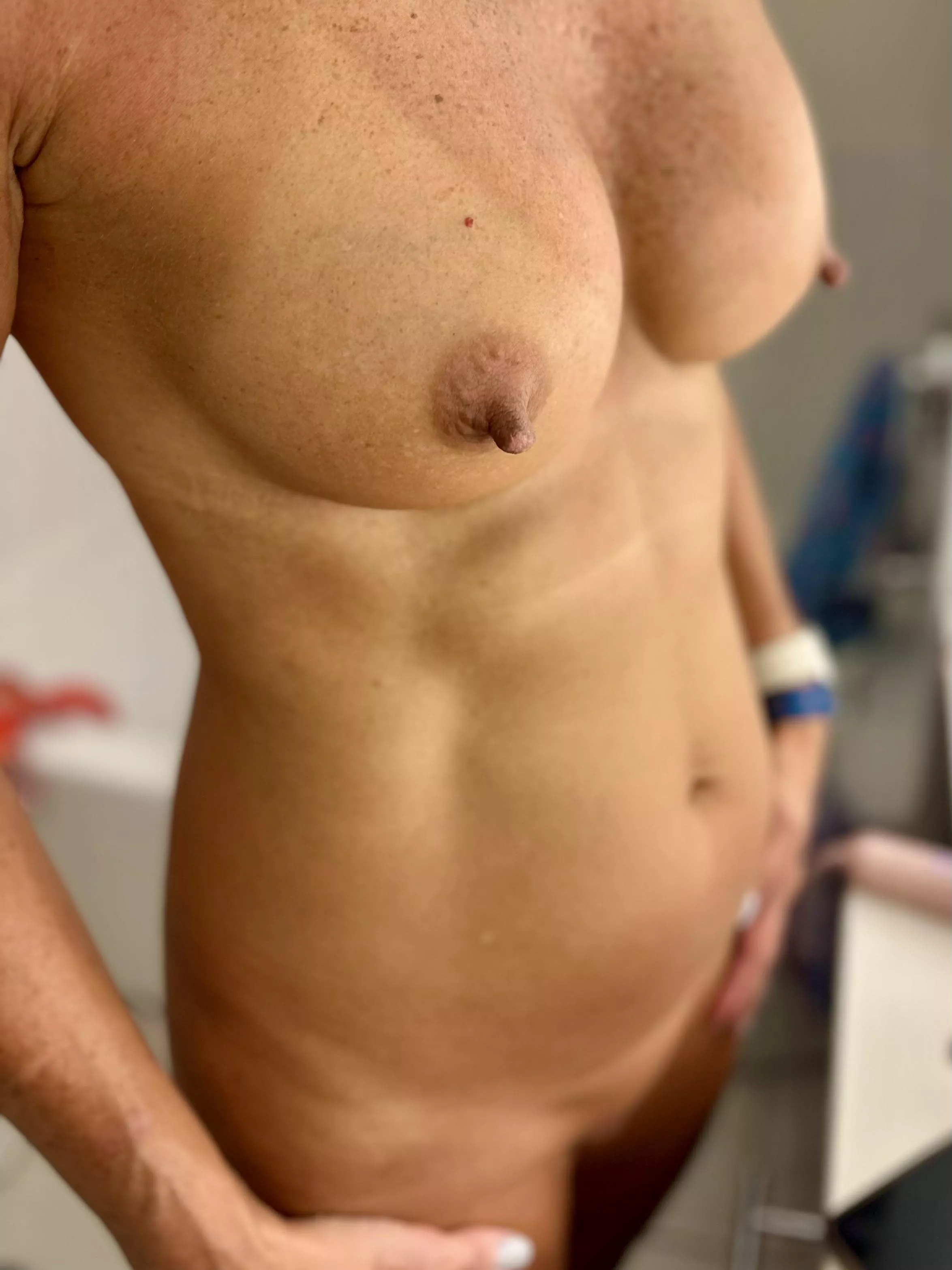 Eraser nips make for happy tits. Or at least everyone smiles when they see them. 