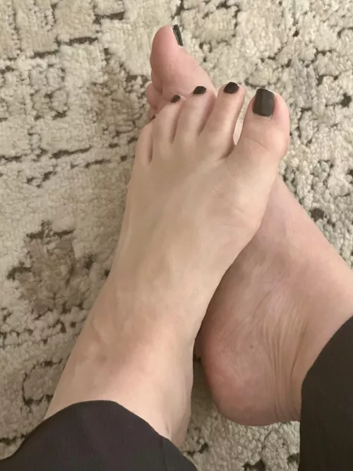 Happy Sunday to all my foot boys 👸🏼😘