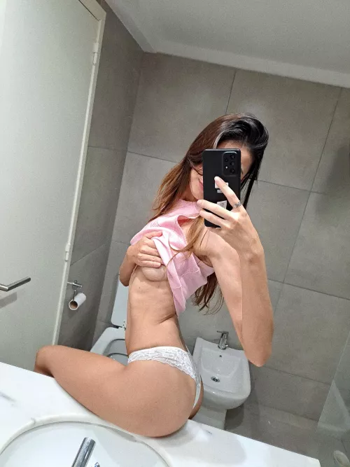 Hey, good Saturday baby. Do you like my body?