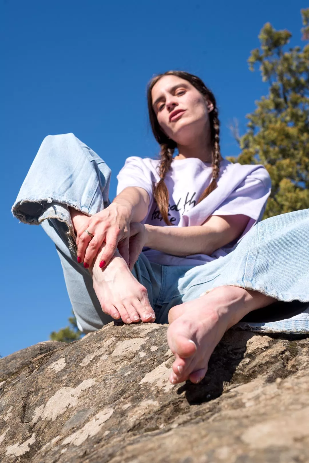 Hey there! You don't me and My foot yet. Let me introduce myself, this is My first post here!