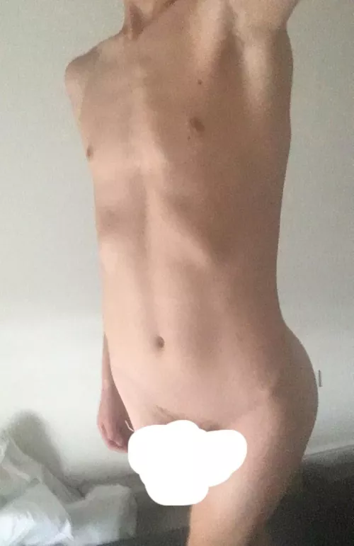Heyy I’m 18 and wanting to start hrt, can anyone give an advice or predictions for my body shape