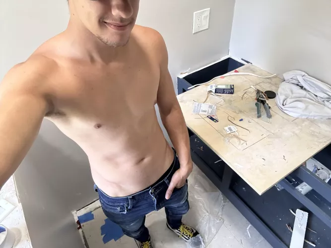 Hosting for a couple at hotel in Huntsville tonight anytime after 8! Down for anything! 😉